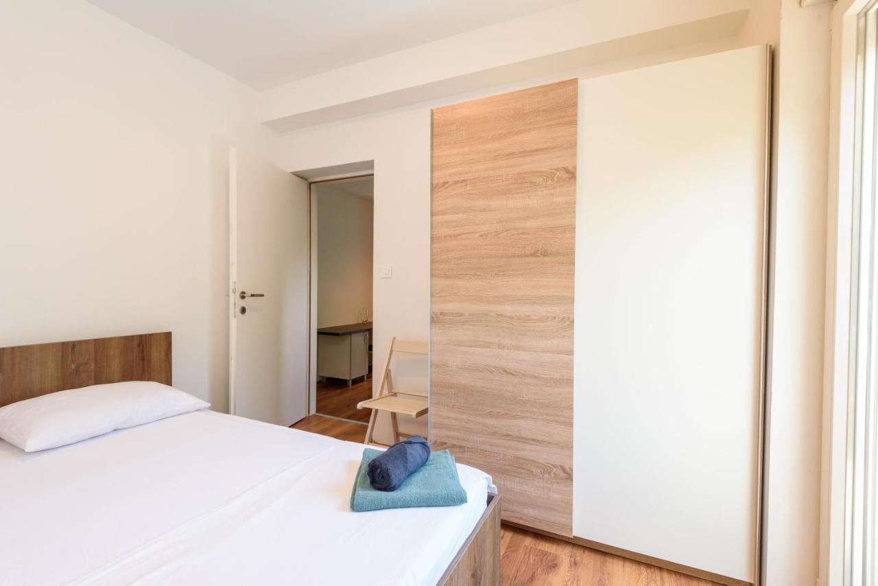 Peninsula Apartment *