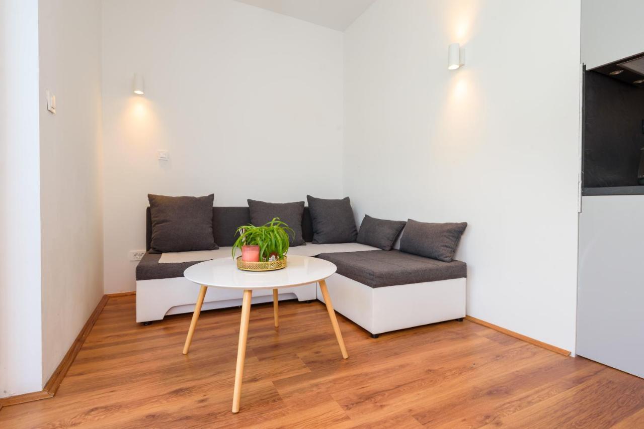 Peninsula Apartment