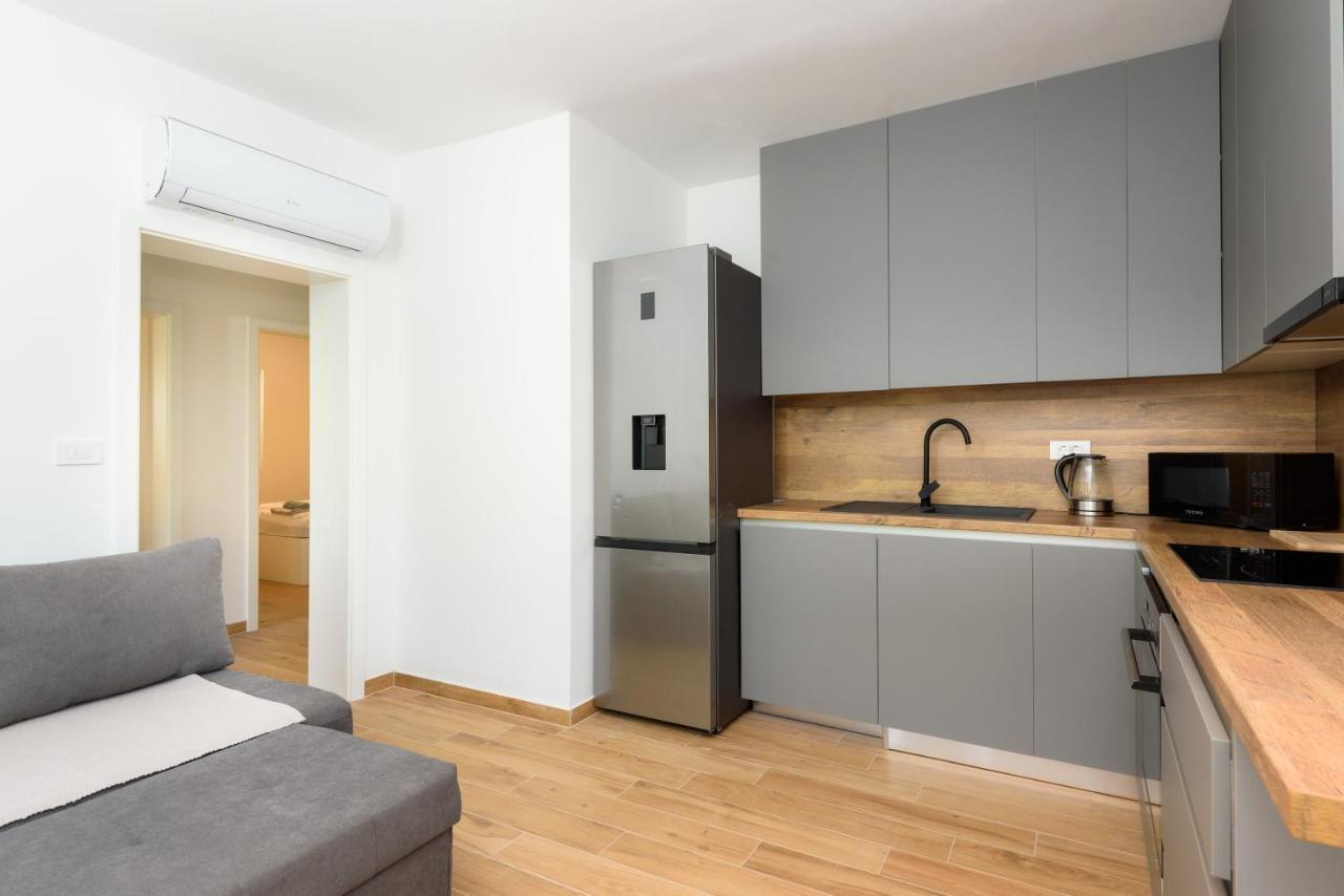 Peninsula Apartment *